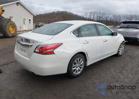 2015 Nissan Altima 2.5/2.5 S/2.5 Sl/2.5 Sv z USA, uszkodzony, nr VIN 1N4AL3AP0FC272568